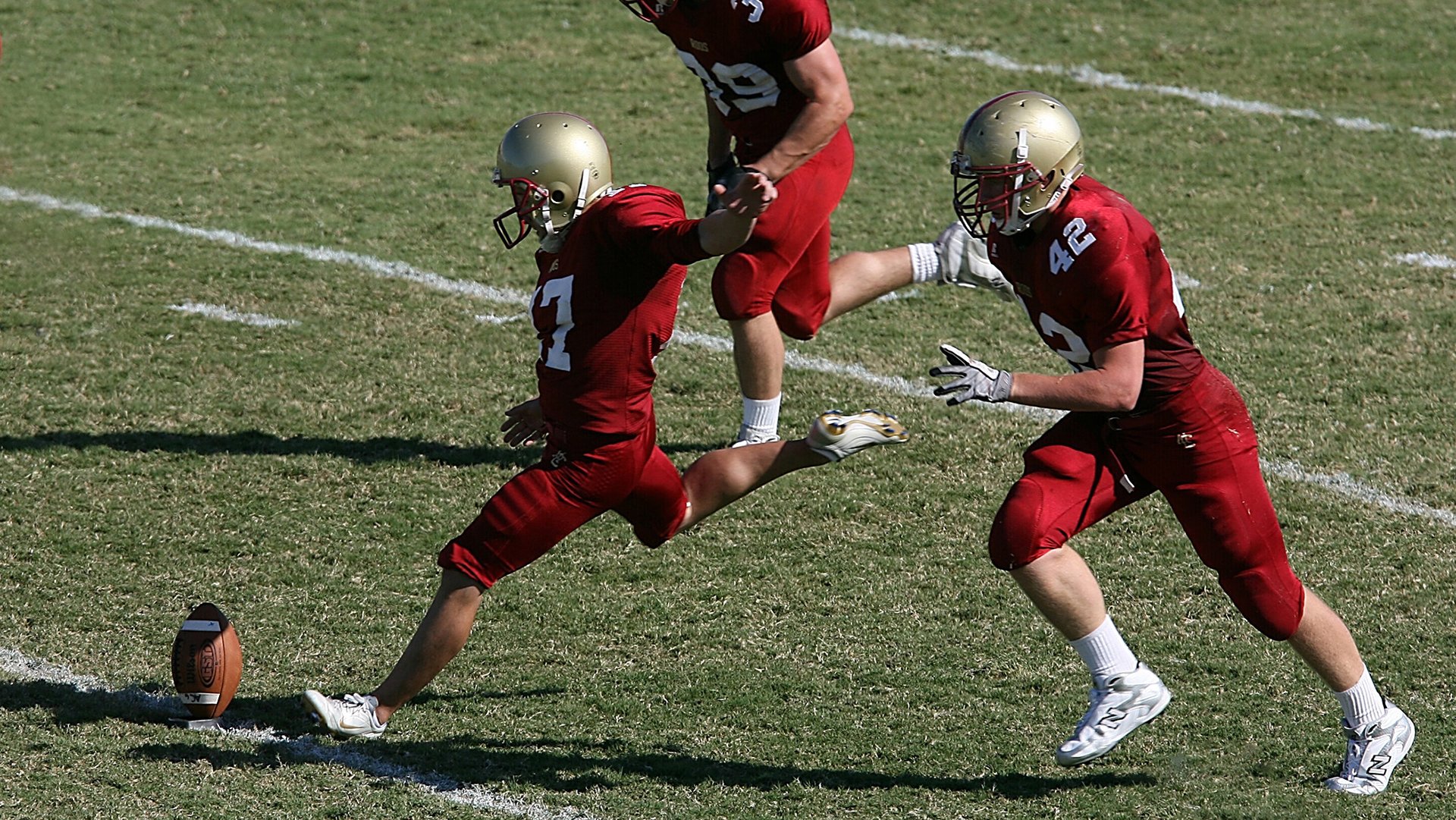 掘金教练组分析中国高中篮球录像，推动国际交流，篮球掘金队